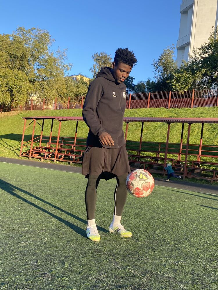  53724473  Jacques, 28 ,    