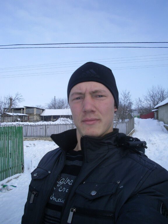  14830543  Andrei, 33 ,    