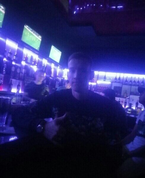  16852413  John, 32 ,    