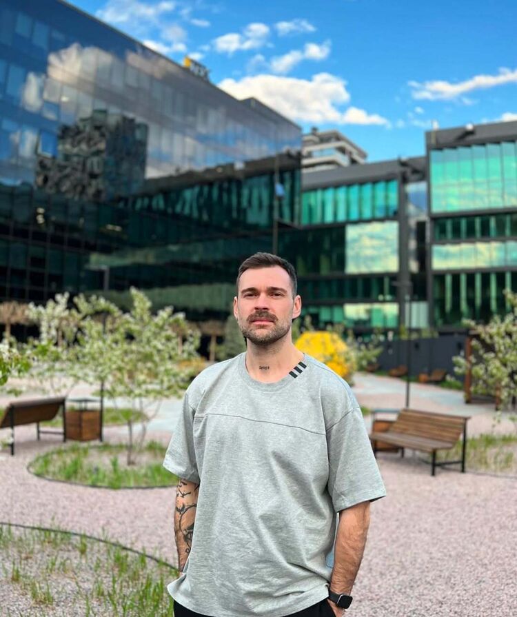  54285933  Timur, 41 ,    