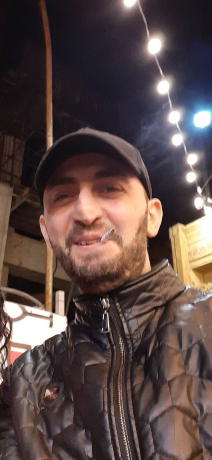  ,   Arman, 36 ,   ,   