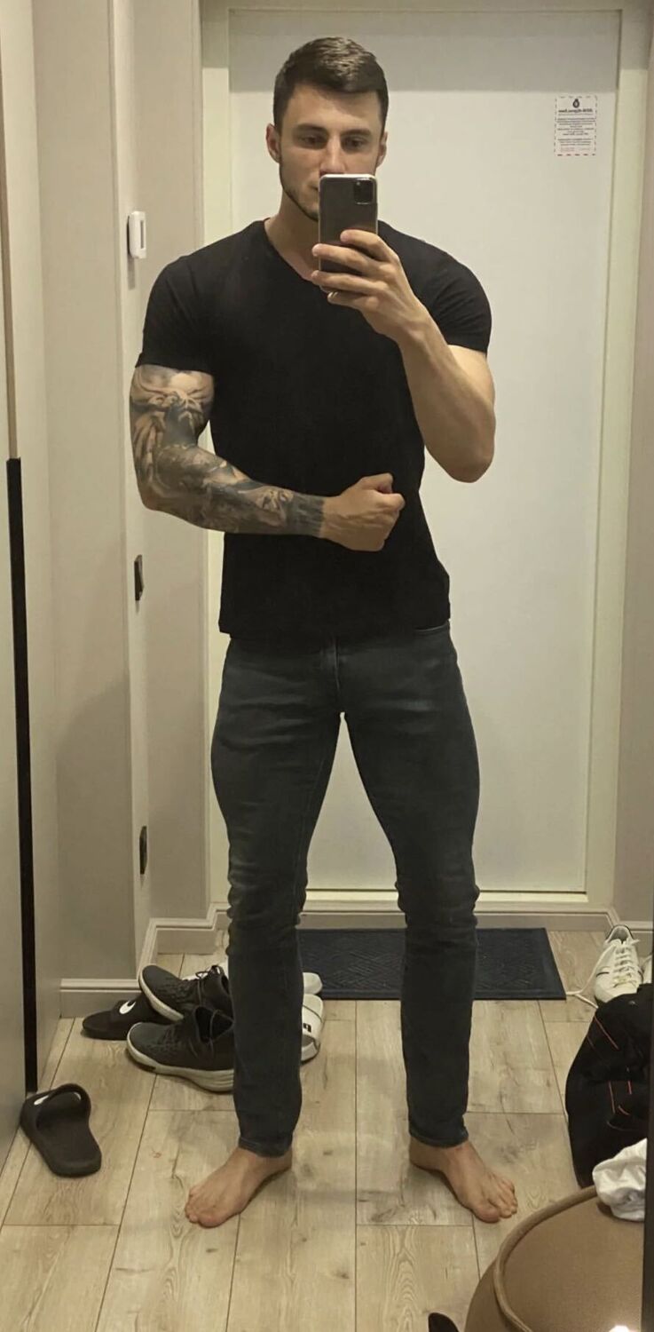  52948283  , 35 ,    