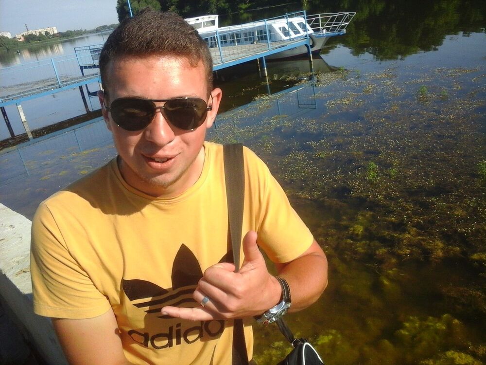  7888133  Nazar, 28 ,    