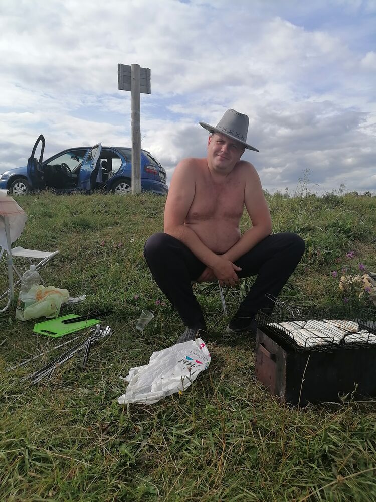  ,   Pasha, 45 ,   ,   