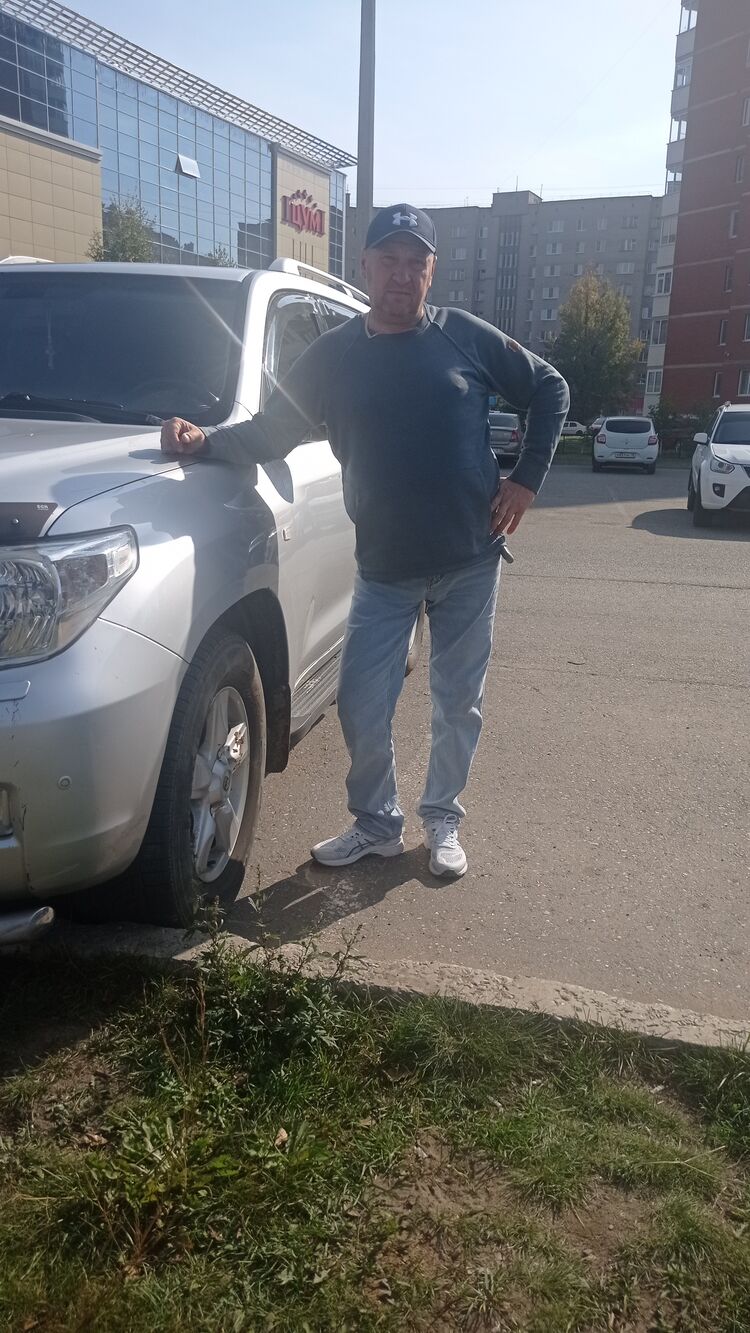  37850473  , 52 ,    