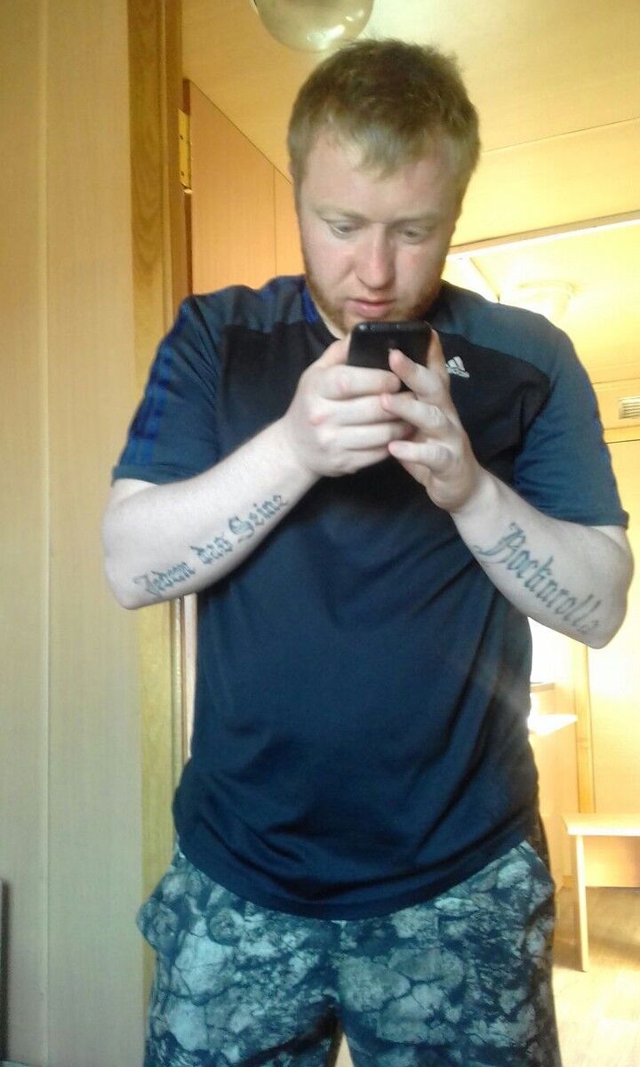  12399193  Denis, 37 ,    -