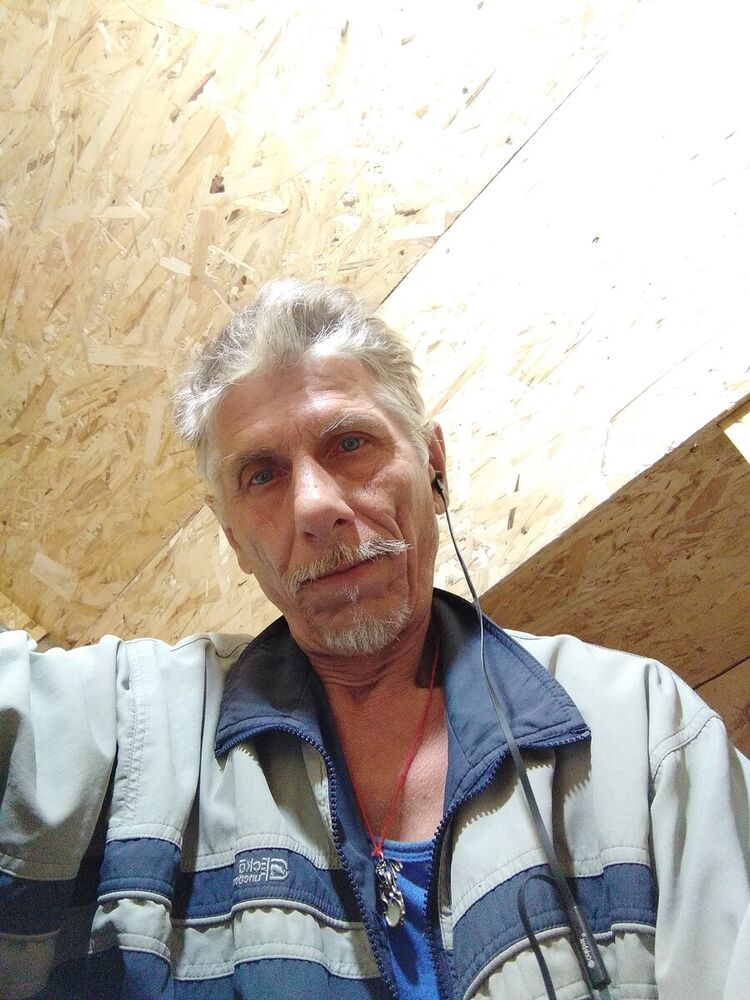  20999123  Oleg, 63 ,    