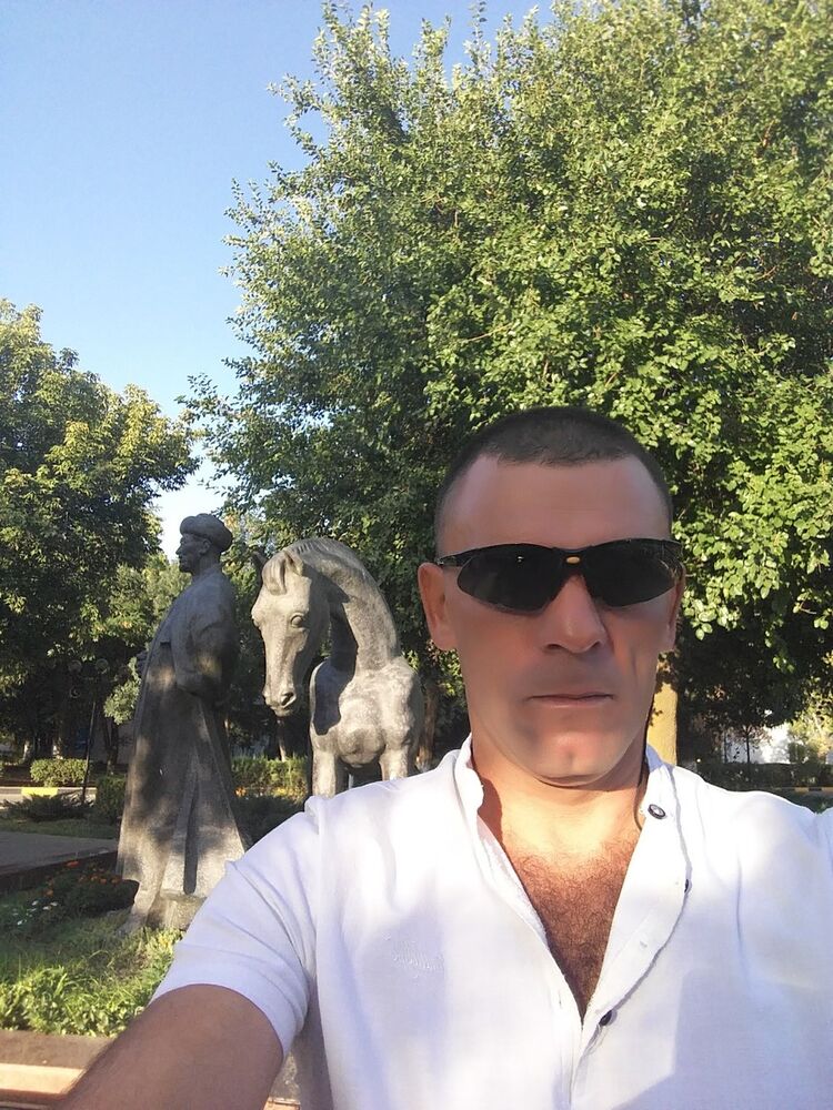  Targu Jiu,   , 46 ,   