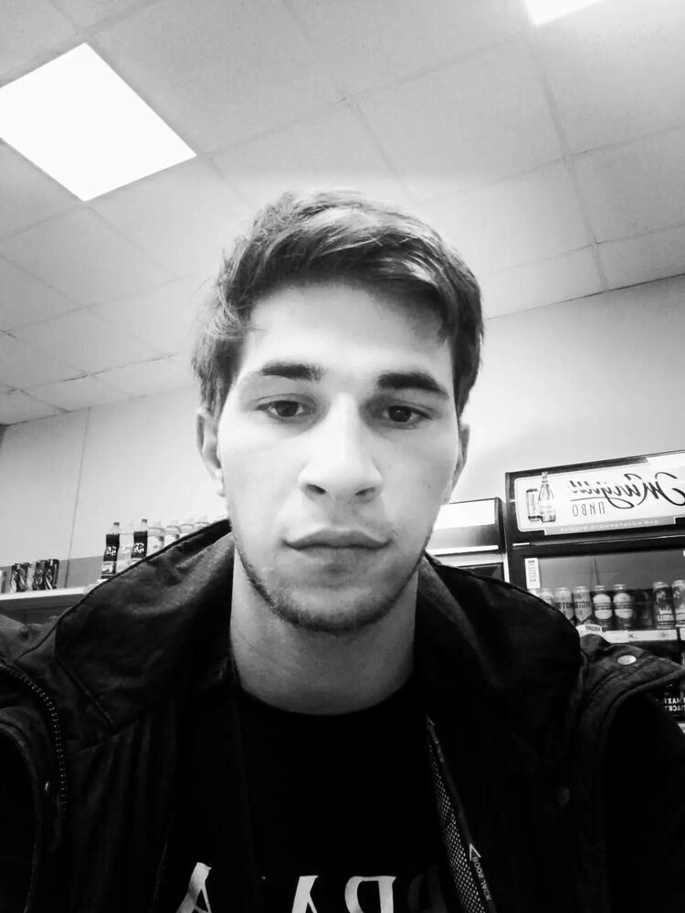  50793343  Roman, 22 ,    