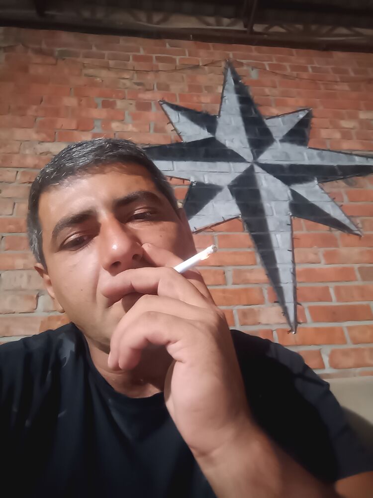  ,   Gevorg, 42 ,   c 