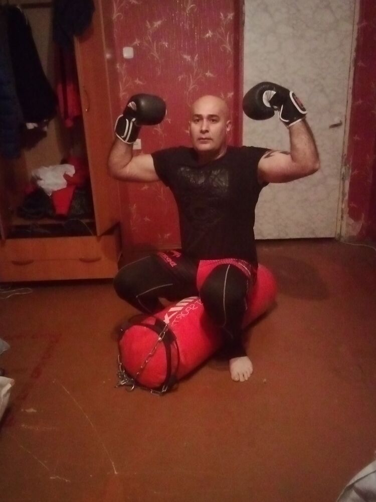  40527563  Farhod, 44 ,    
