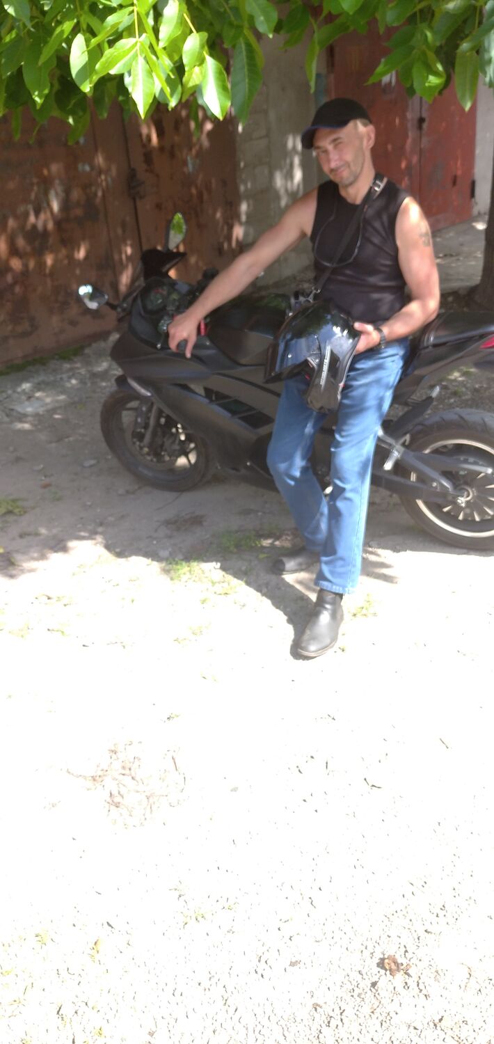  26426743  Joni, 51 ,     