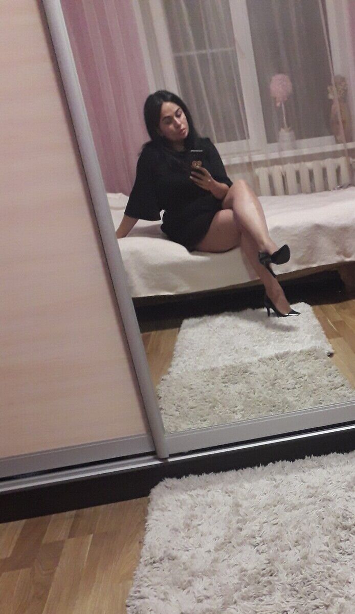  -,   Alexandra, 33 ,   ,   , c 