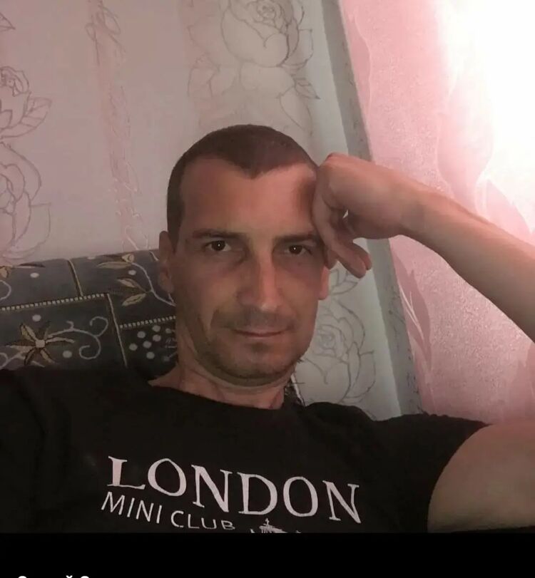  36882753  , 42 ,    