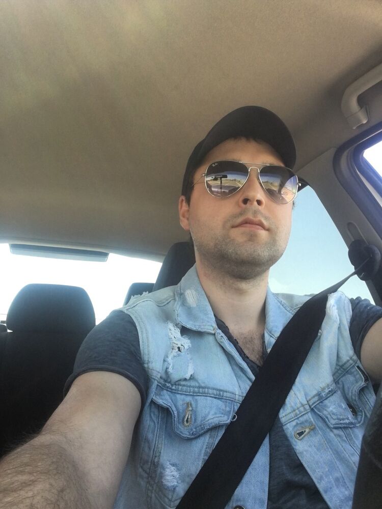  12749163  Irakli, 39 ,    