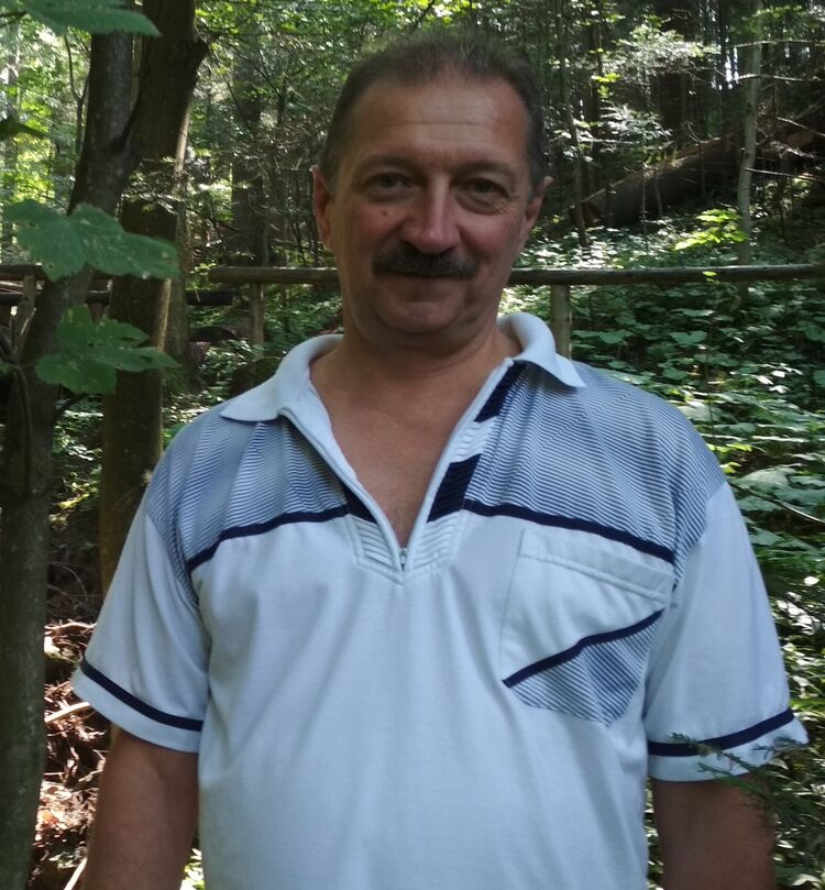  15807153  , 24 ,    Azor