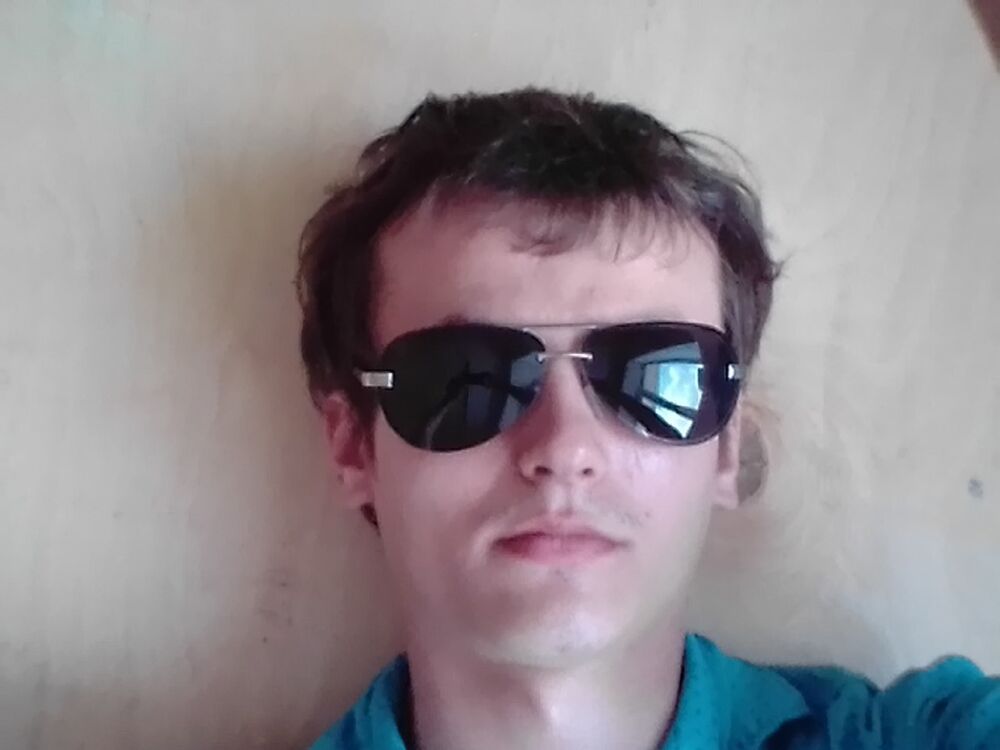  30070793  Eduard, 29 ,    