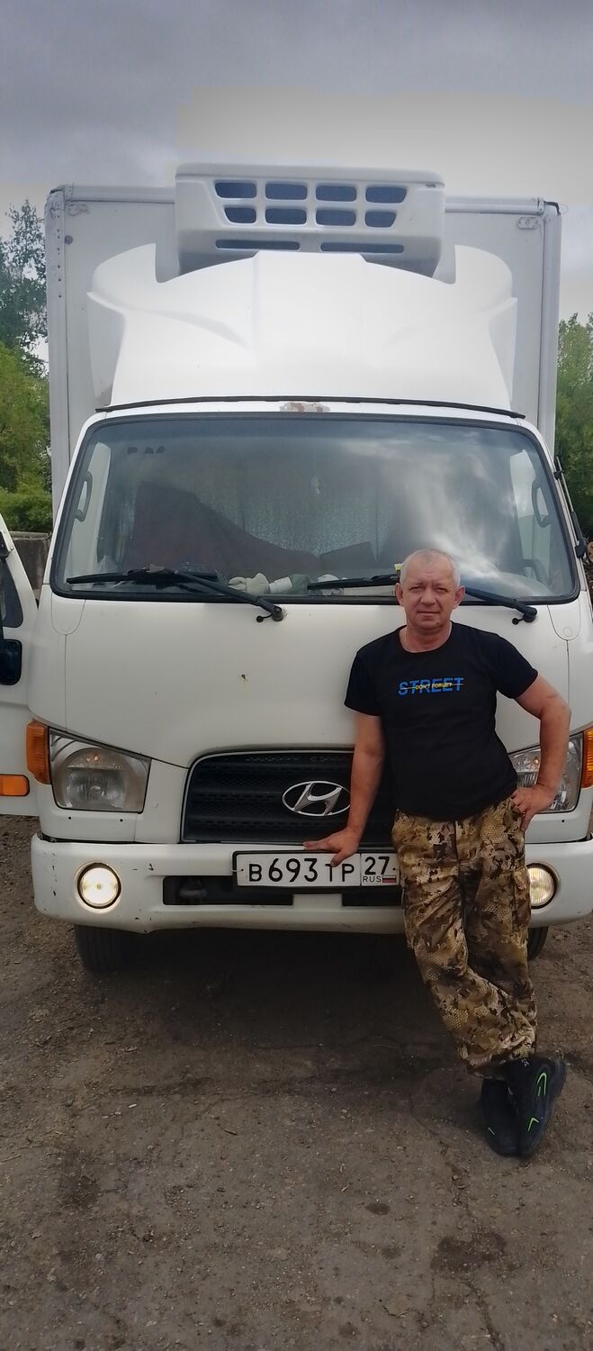  43595013  Vitaly, 52 ,    