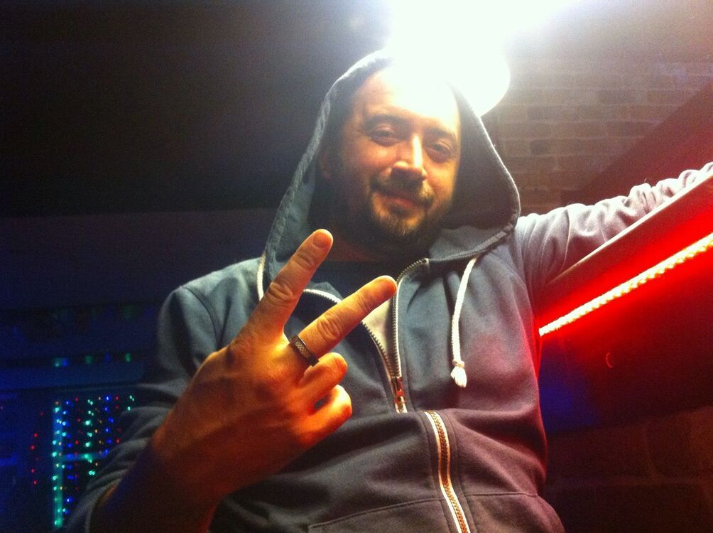  26072613  Alex, 39 ,    