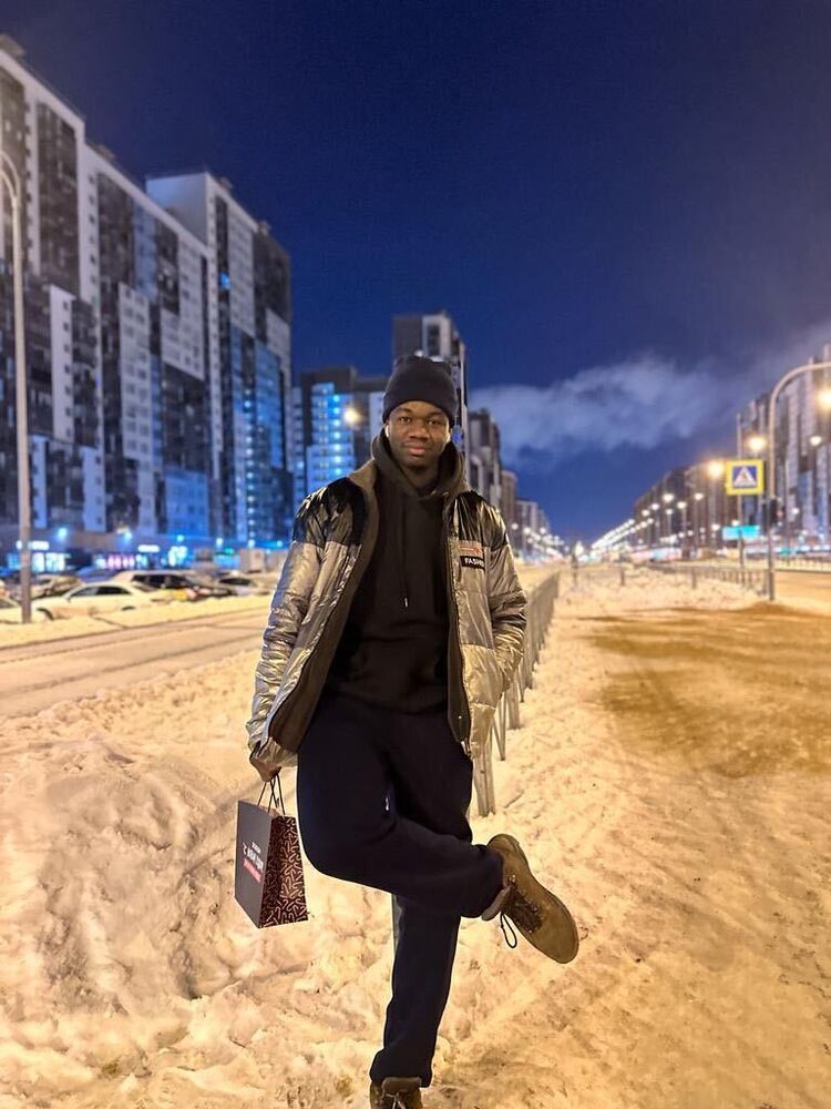  43405713  , 28 ,    -