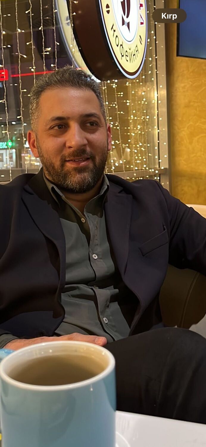  54652953  Talip, 43 ,    