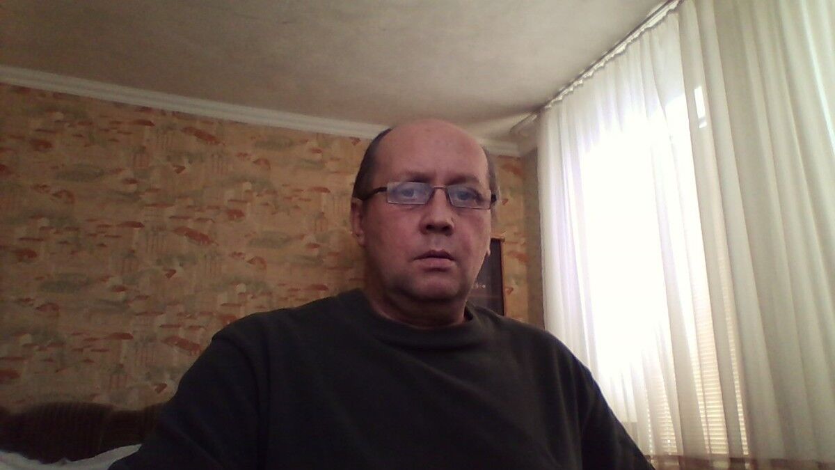  7098403  Igor, 63 ,    