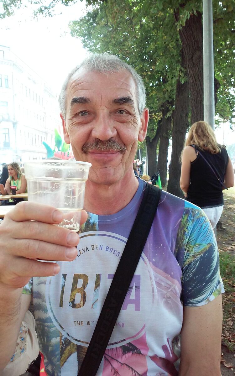  23491263  Vladimir, 66 ,    