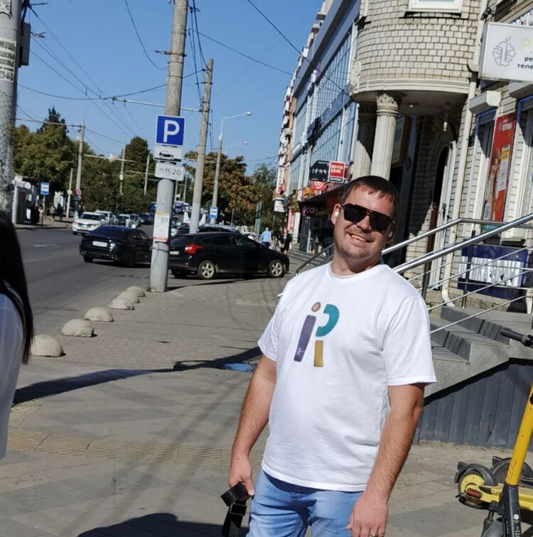  46835713  , 37 ,    