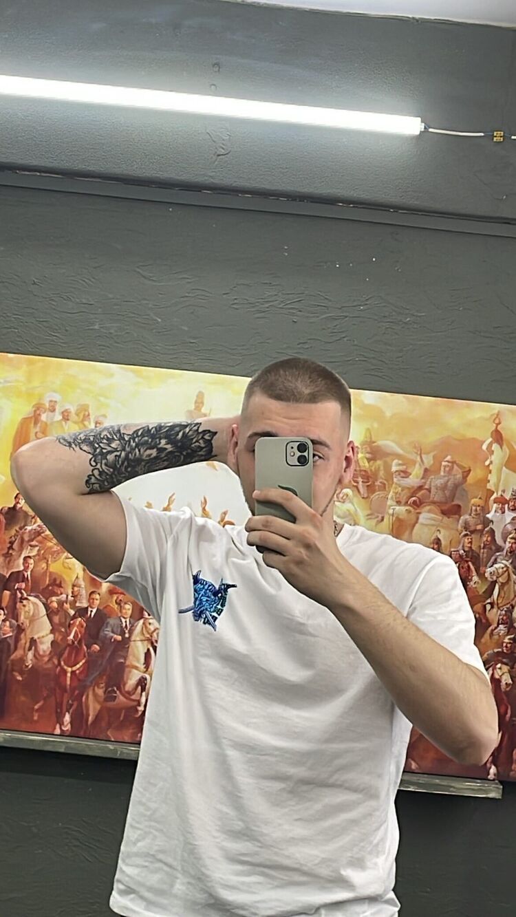  43864083  , 22 ,    -