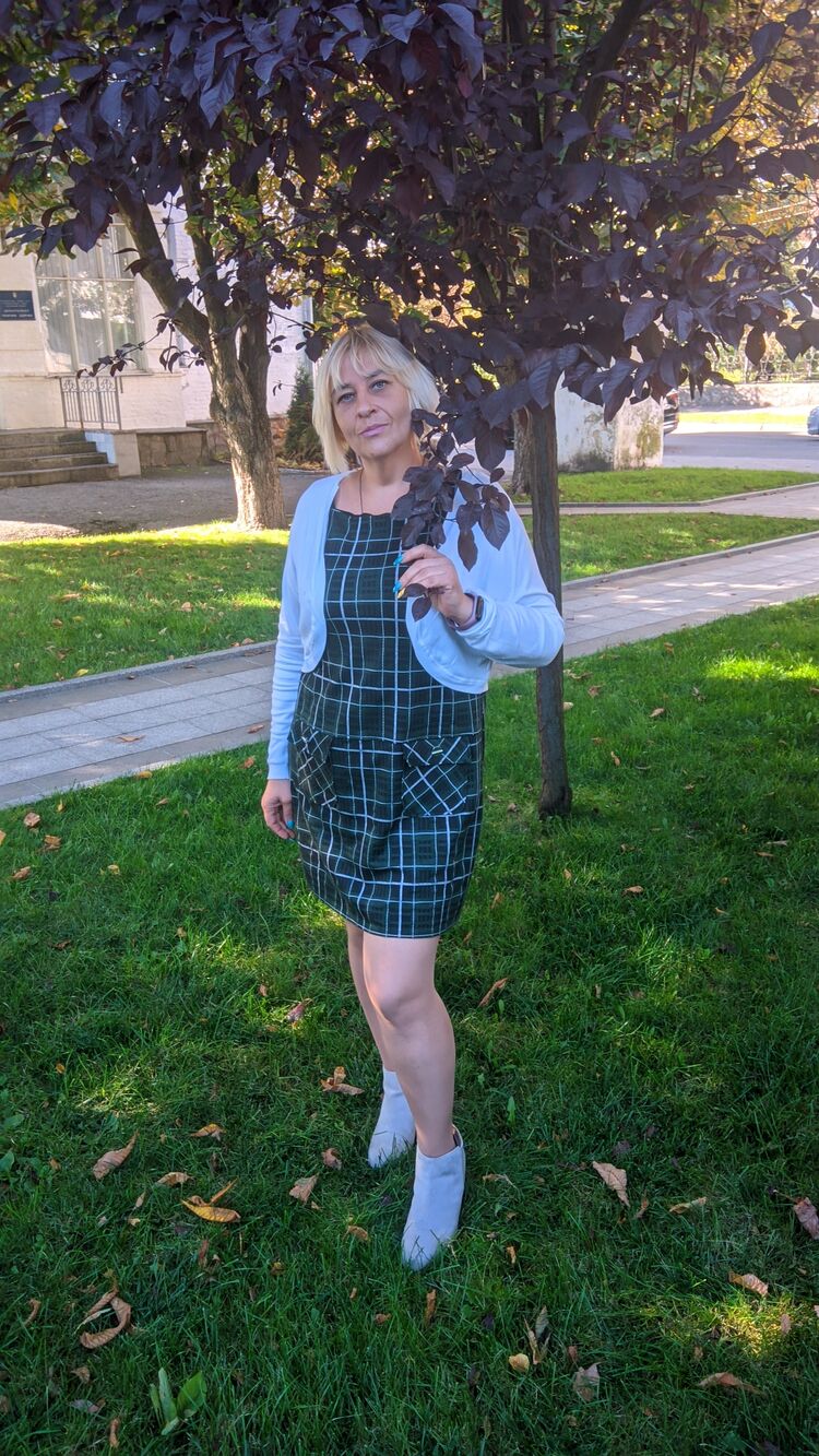  29875863  Julia, 42 ,    