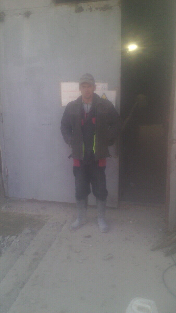  21466403  ˸, 42 ,    