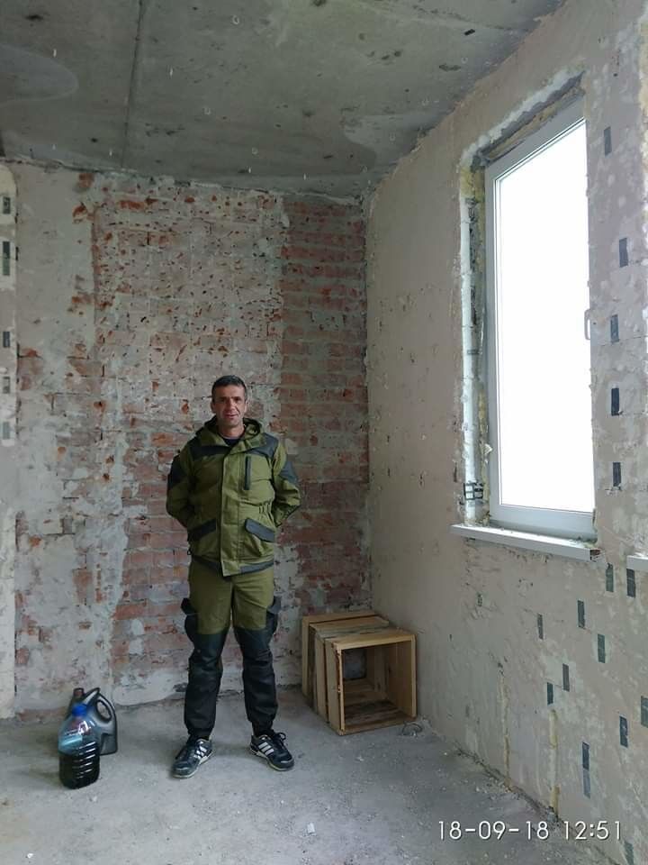  18326643  , 48 ,    