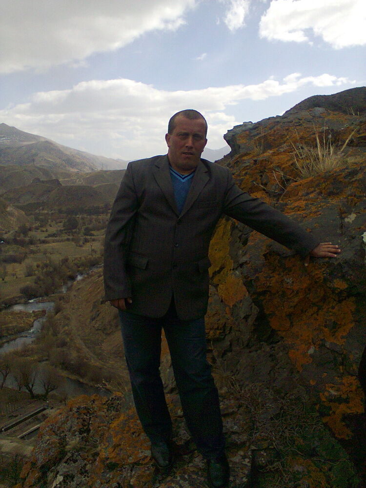  4376343  Armen, 47 ,    