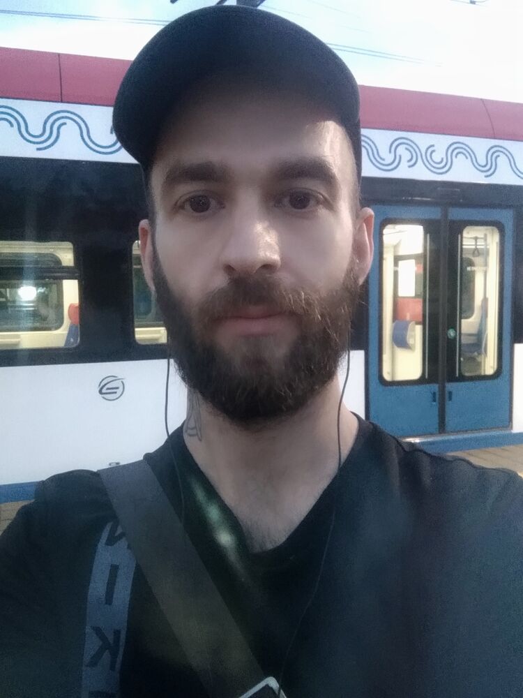  28098323  , 34 ,    