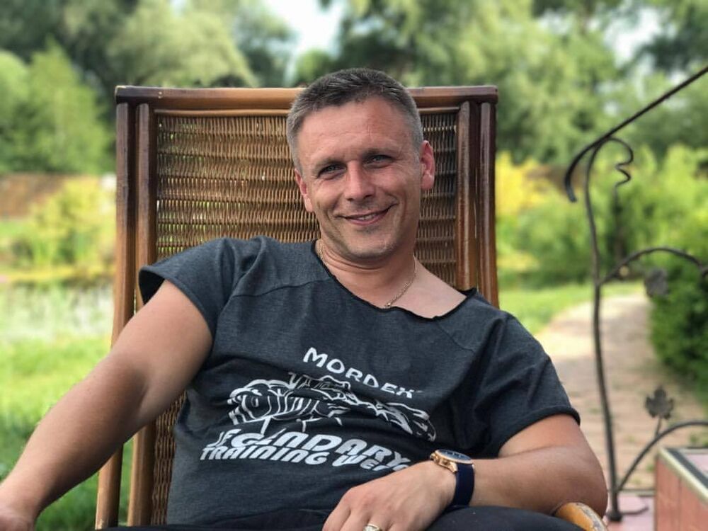  ,   Artem, 40 ,   ,   , c 