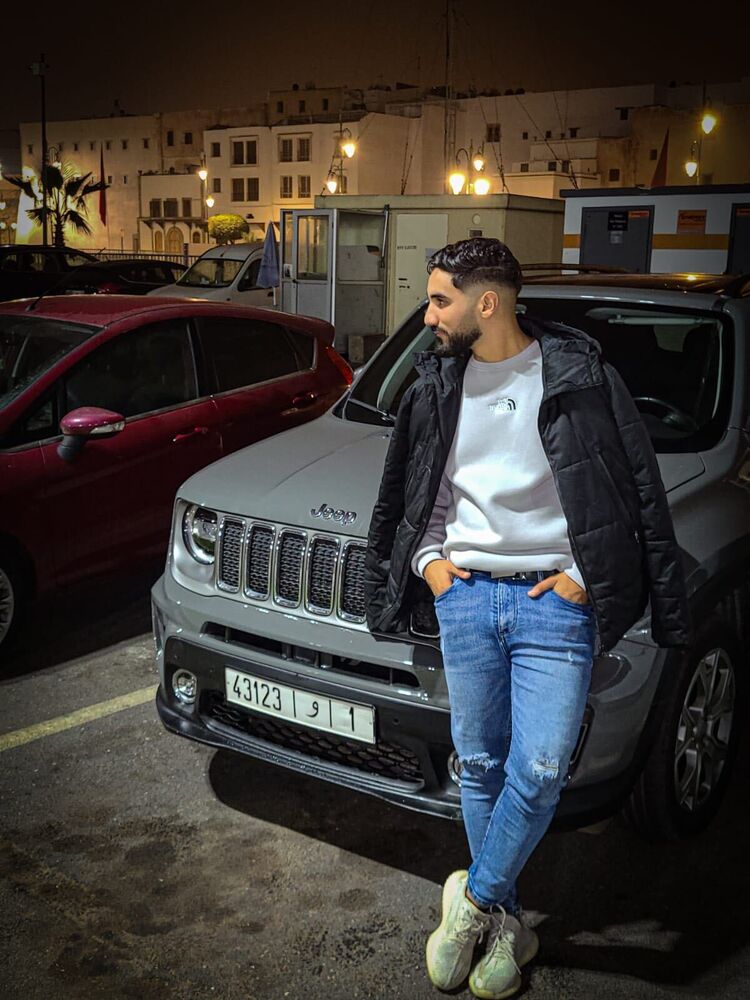  ,   Walid, 25 ,   ,   