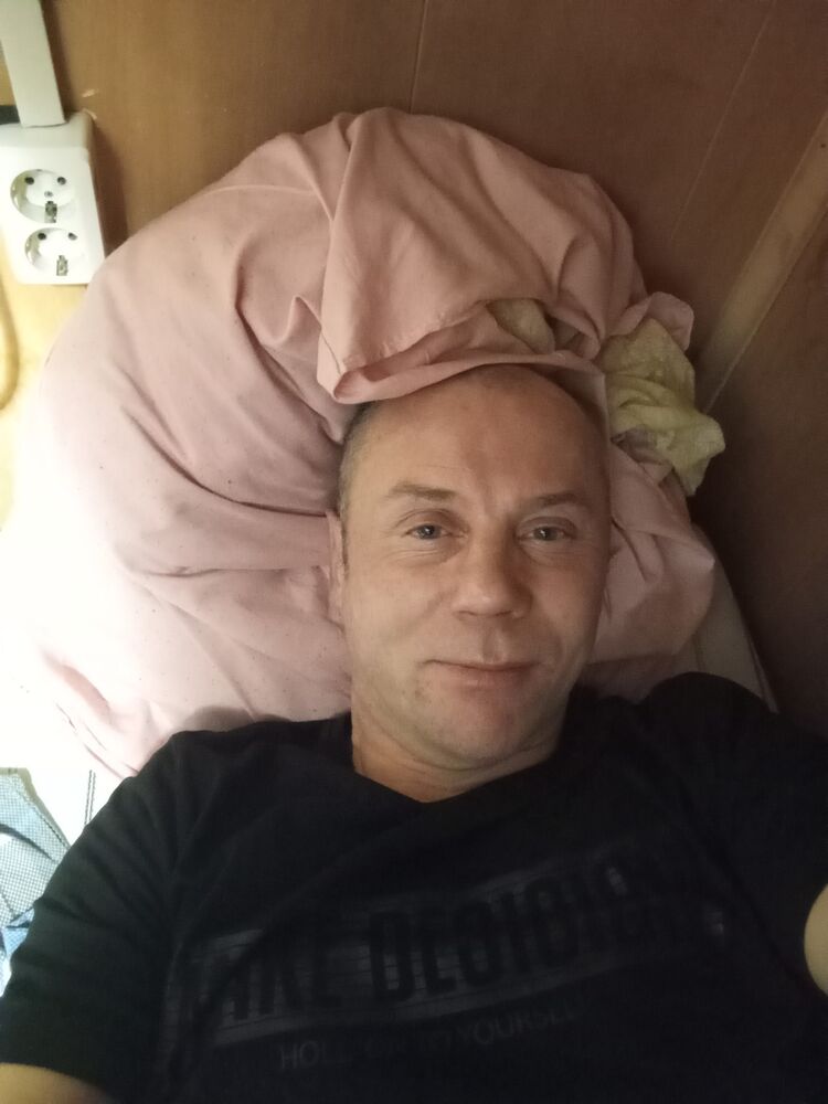  48533253  , 46 ,    