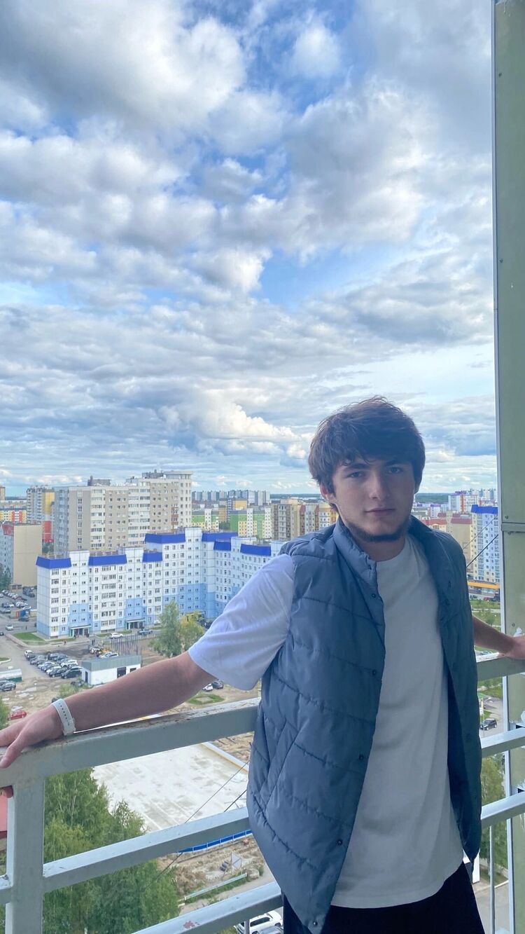  ,   Ruslan, 21 ,   ,   