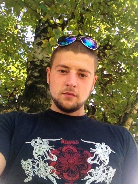  14567883  Vitalik, 29 ,    
