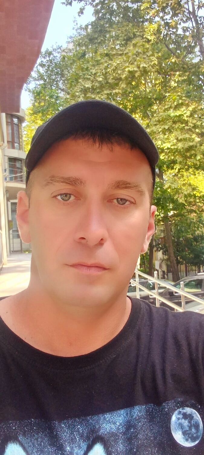  42570803  , 37 ,    