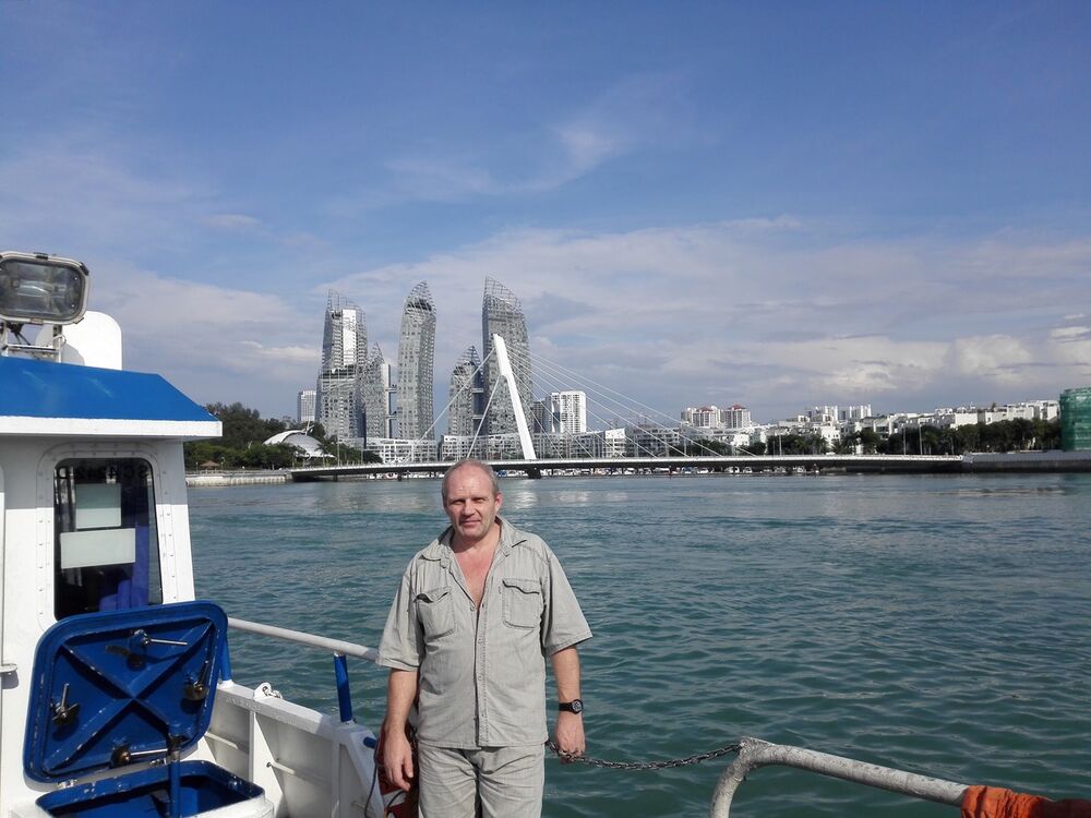  11936563  Andrei, 57 ,    