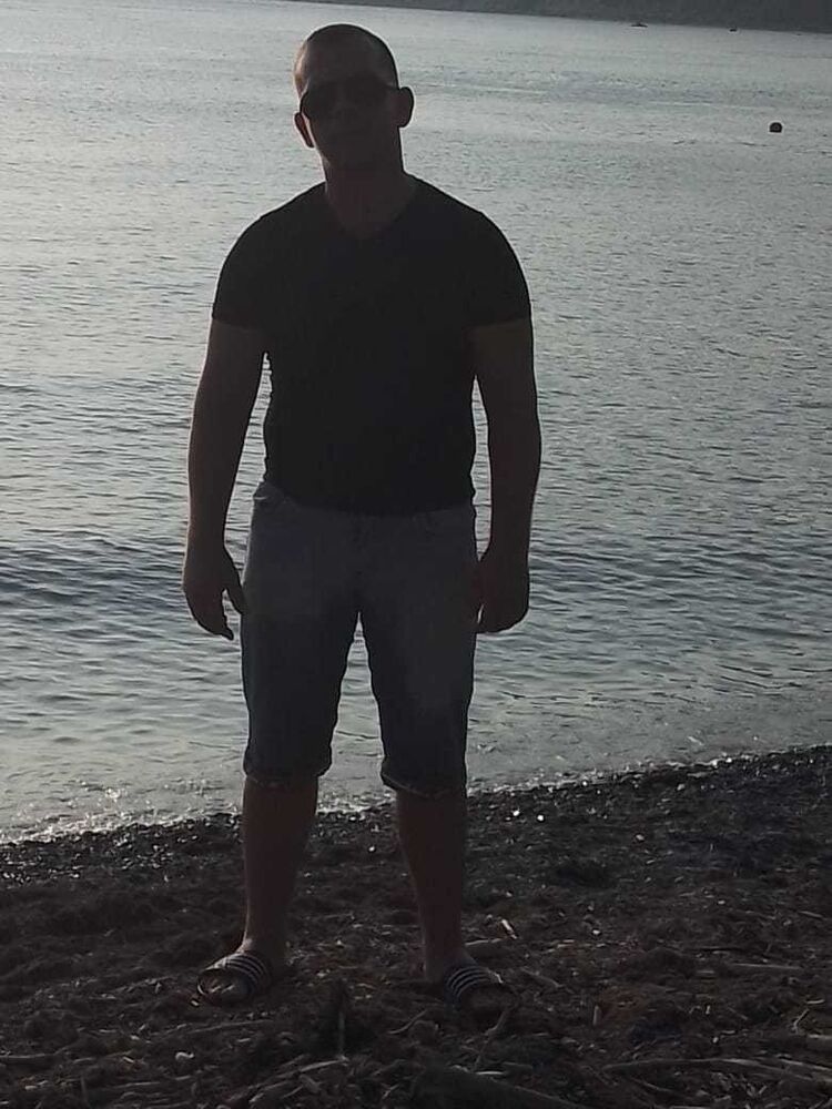  --,   , 39 ,  