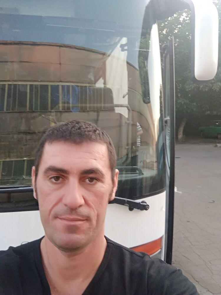  18939143  Vitalij, 44 ,    