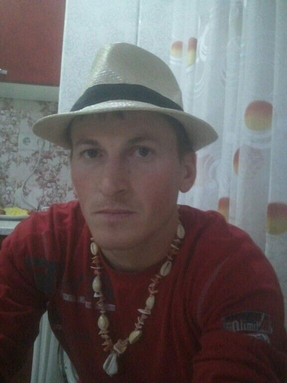  ,   Pavel, 37 ,   ,   