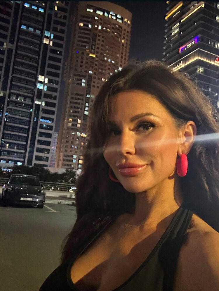  -,   Anutka, 18 ,   ,   