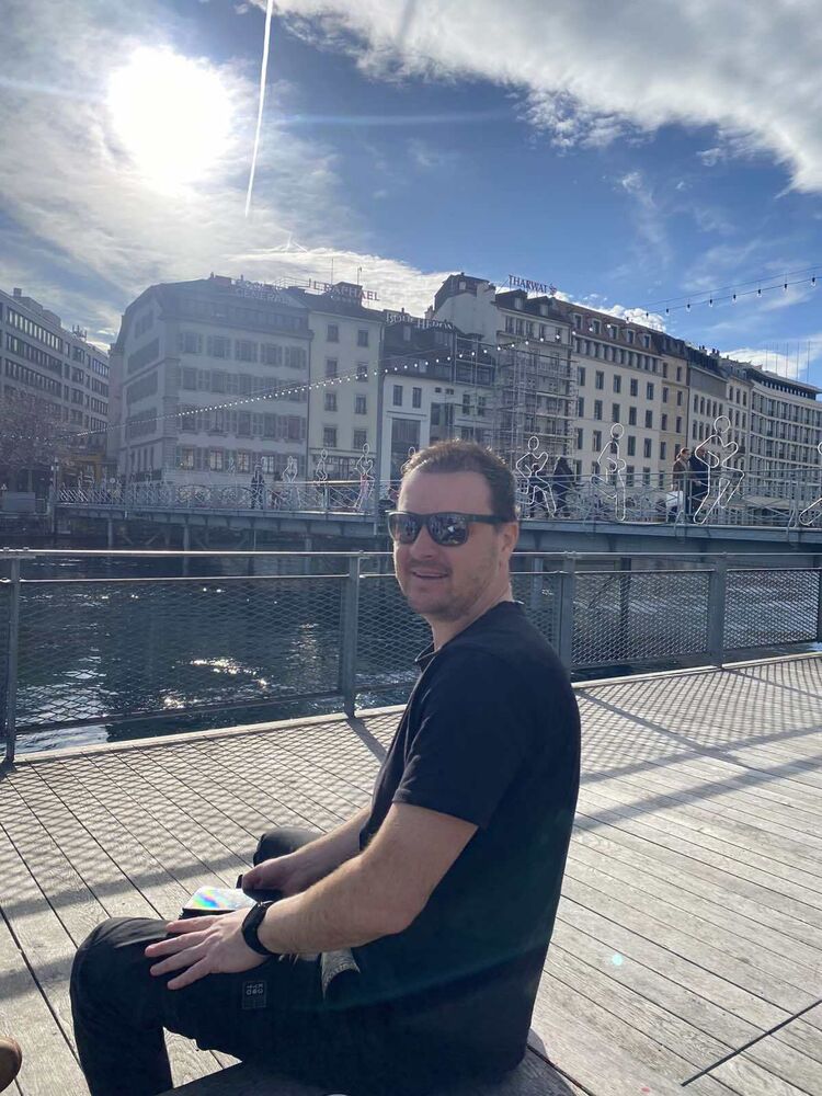  ,   Andrej, 39 ,   ,   , c , 