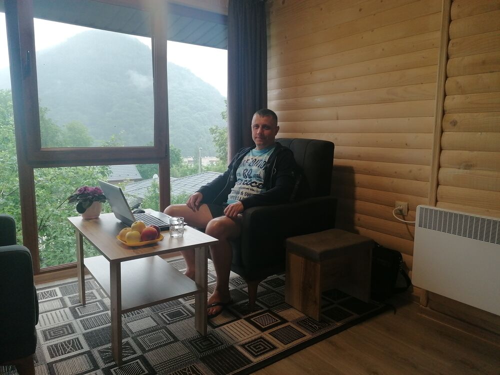  ,   Neznacomec, 38 ,   ,   