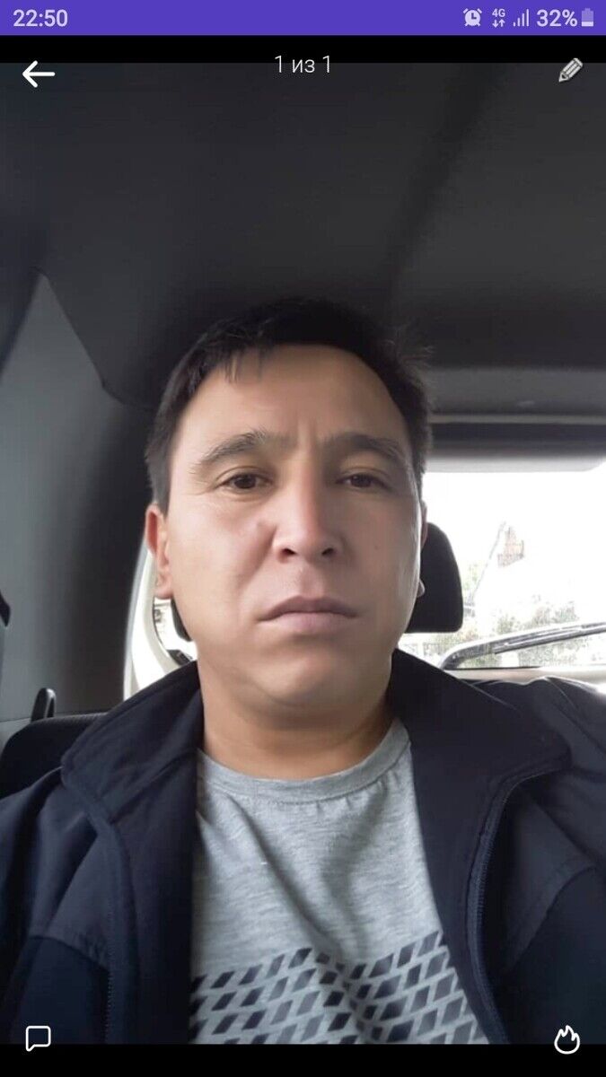  21359043  Uran, 49 ,    