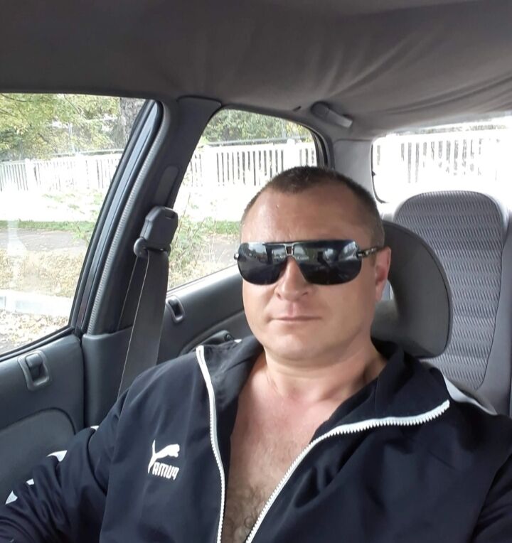  49844103  Denis, 43 ,    