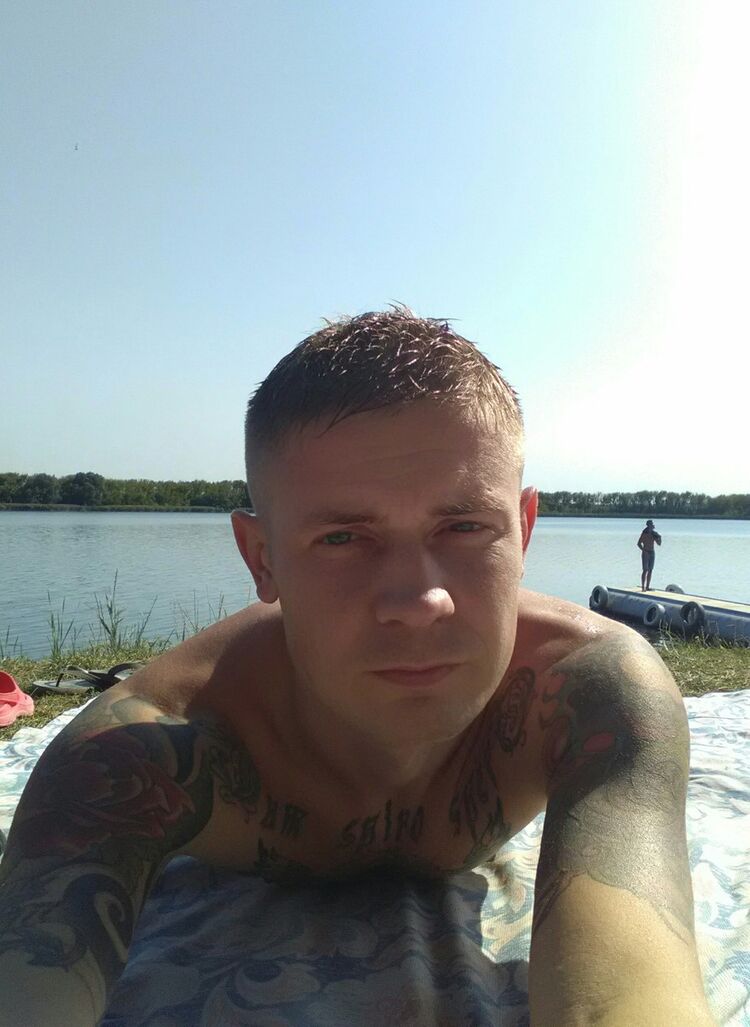  11046673  , 37 ,    